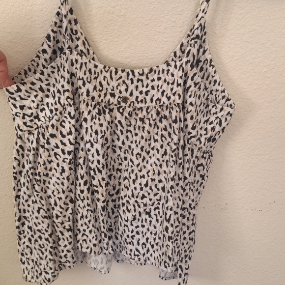 Volcom Tank - Picture 3 of 5